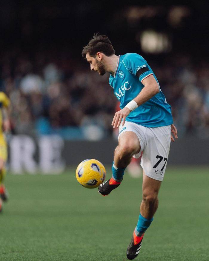 恩里克轮换玩砸了？巴黎1分优势悬了，法甲悬念被谁点燃？